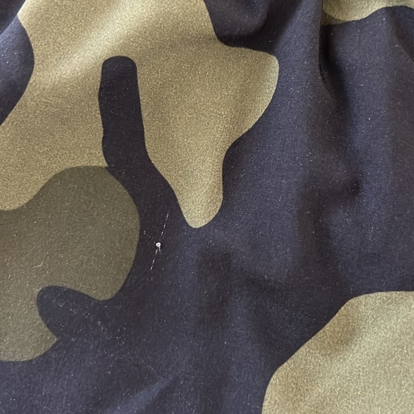 Athletic Arecon workout shorts size XL camo - Picture 9 of 15